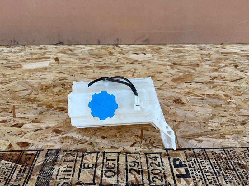 SUBARU WRX STI 2004-2007 OEM INTERCOOLER SPRAYER TANK SPRAY RESERVOIR 2.5T ASSY