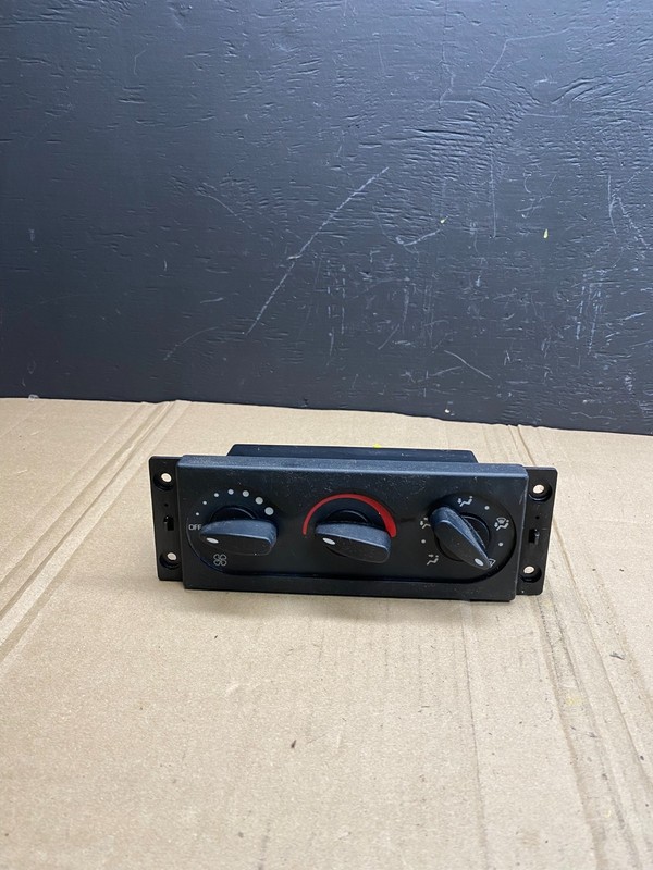 International Navistar 4300 Climate Control Heater Fan PanelAB8692