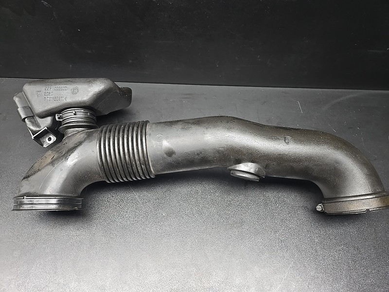 Porsche 911 Boxster 986 M96 Air Intake Duct 996.110.222.00