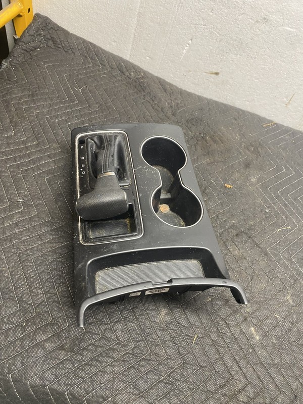 2019 Kia Sorento L Console Shifter Cover OEM 84650-C6000WK