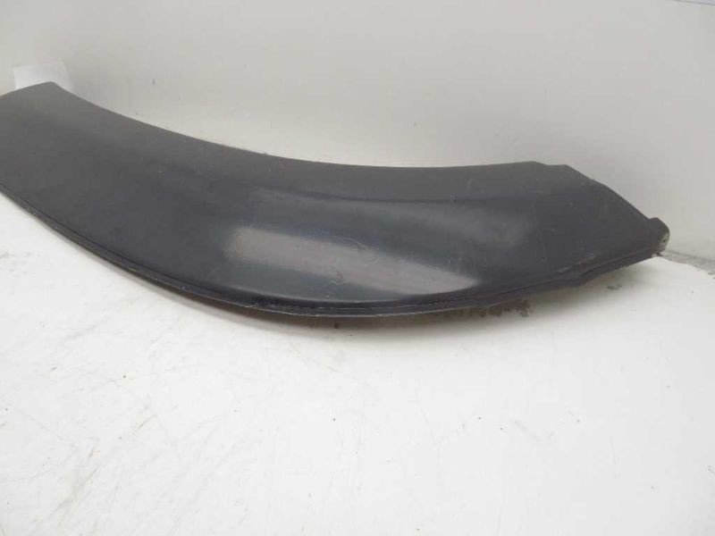 91 92 93 94 95 96 97 98 Toyota Landcuiser Quarter Molding Passenger Right