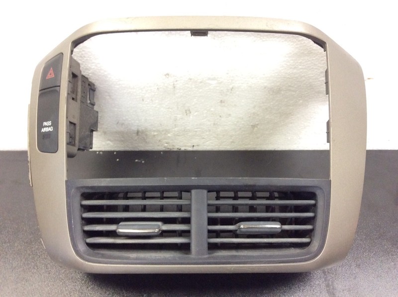 06 07 08 Pilot Radio Vent Dash Bezel Finish Assy Center Panel Frame Used OEM