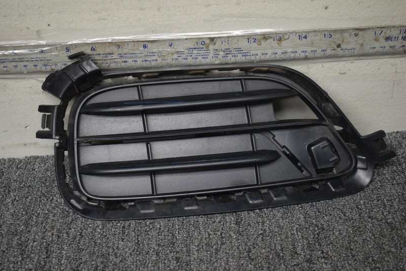 BMW X3 FRONT LOWER GRILLE FACTORY OEM