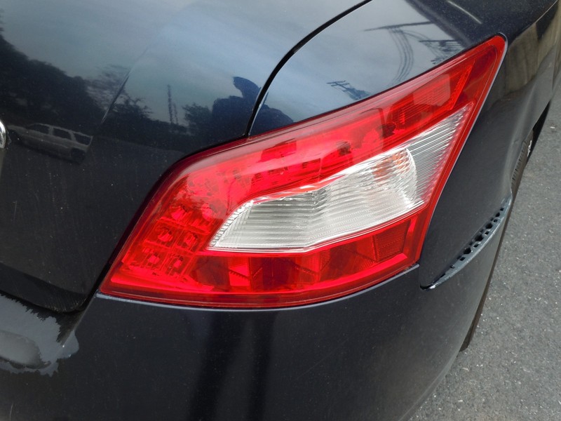 2012-2014 Nissan Maxima Quarter Panel Mounted Tail Light Passenger Right