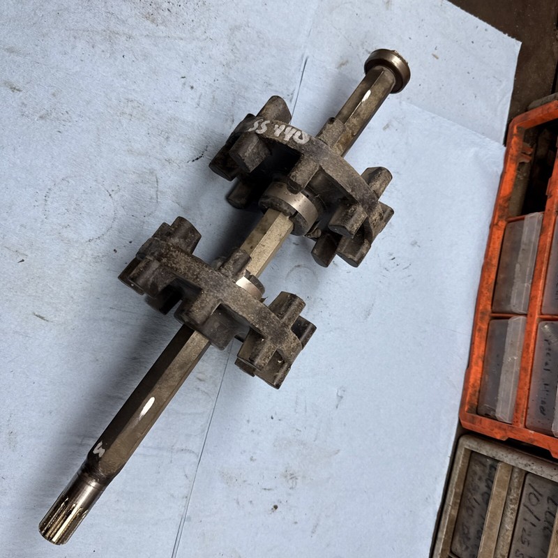 82 1980 - 1984 Yamaha SS440 Vintage Snowmobile Track Driver Shaft