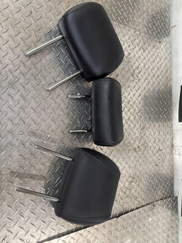 2011-2012 Hyundai Genesis Rear Headrest Assembly Black Leather Oem Tested