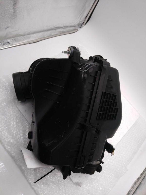 2023 Honda Ridgeline Air Cleaner Assembly OEM Black 51K Miles, Scratches