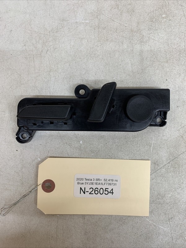 17-23 TESLA MODEL 3 FRONT LH SIDE SEAT ADJUSTMENT CONTROL SWITCH OEM 26054 B124