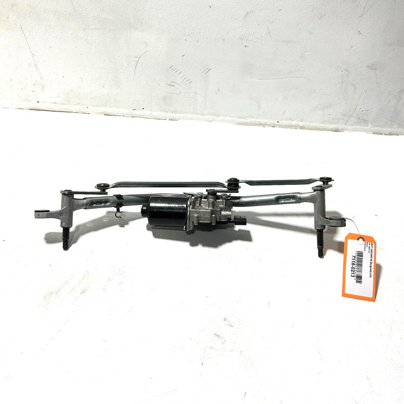 2017 - 2020 JAGUAR XE WINDSHIELD WIPER TRANSMISSION LINKAGE W/ MOTOR OEM