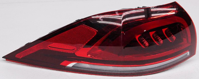 OEM Mercedes-Benz GLE-Class (SUV, 167 Type) Tail Lamp 167-906-33-04 Lens Chip