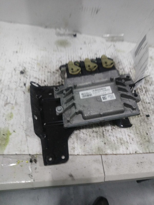 2016 Lincoln MKZ Engine Control Module ECM 2.0L OEM Silver 136K Miles