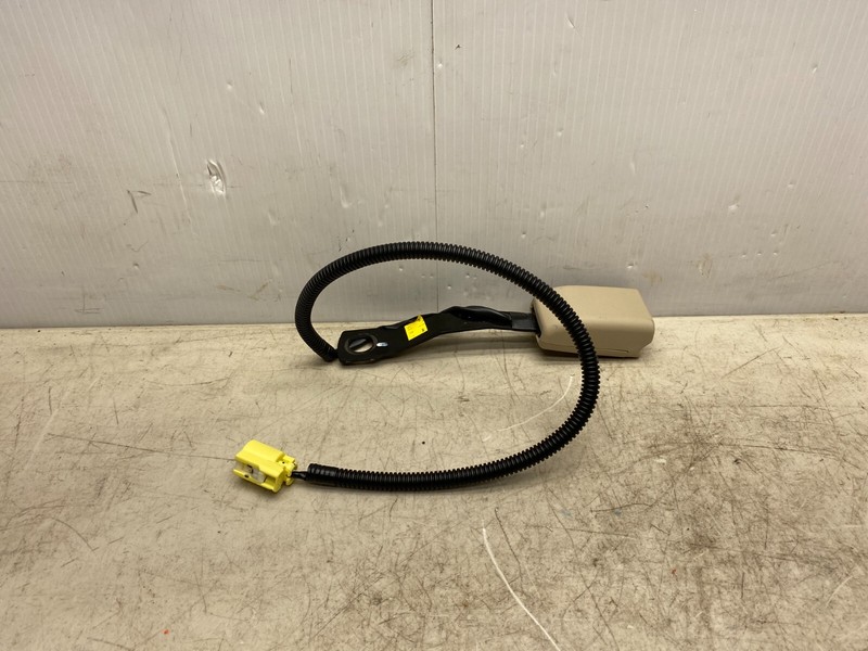 2015-2019 SUBARU OUTBACK RIGHT PASSENGER SIDE FRONT SEAT BELT BUCKLE LATCH