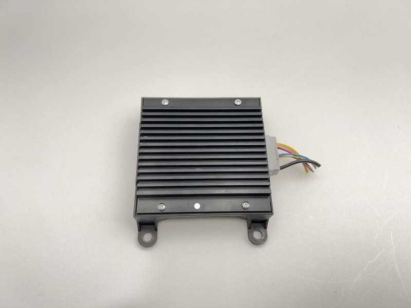 2013-2015 JAGUAR XJ BATTERY VOLTAGE REGULATOR CONVERTER INVERTER 61837