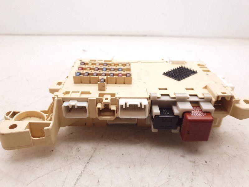 01 02 03 04 LEXUS LS430 PASSENGER FRONT FUSE JUNCTION BOX ASSEMBLY