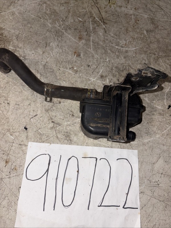 2007-09 Lexus Rx350 Fuel Vapor Canister W/hose77706-OE030 OEM