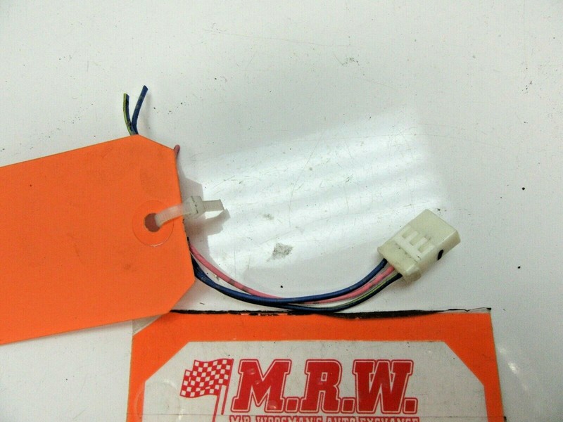 WIRE PLUG CONNECTOR OFF REAR WIPER MOTOR HATCHBACK RELAY fit 94 95 96 99 CELICA