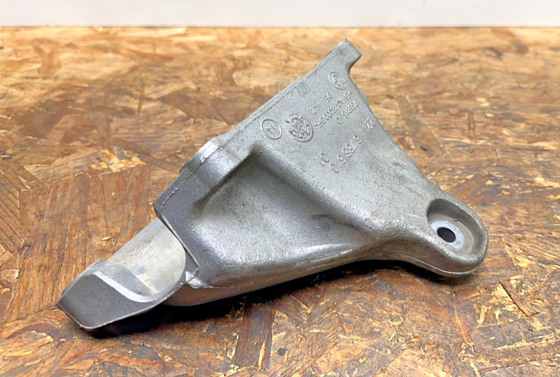 12-19 BMW F22 F30 228i 320i 328i N20 2.0L Right Engine Support Mount Bracket OEM