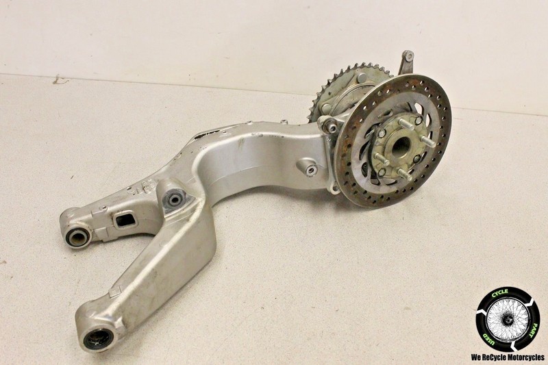 2007 HONDA VFR 800 REAR SWING ARM HUB W/ SPROCKET BRAKE ROTOR DISC VFR800 07