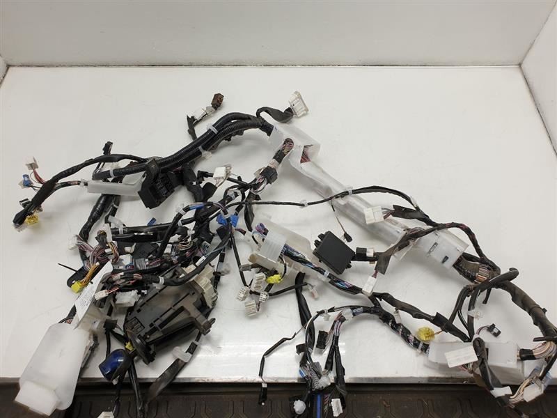 17 18 19 TOYOTA PRIUS FOUR V4 1.8L DASH WIRE HARNESS 82146-47Z11