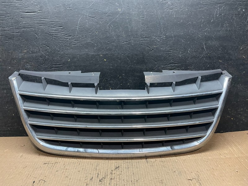2008 to 2010 Chrysler Town & Country Front Upper Grill Grille OemY1253 DG