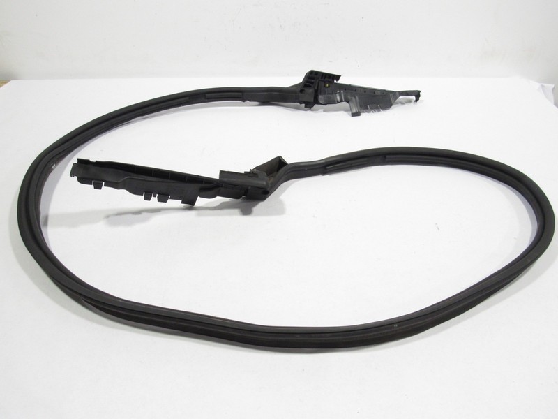 Mercedes SLC43 R172 2017 Rear Trunk Weatherstrip Rubber Seal 17-20 ;@2