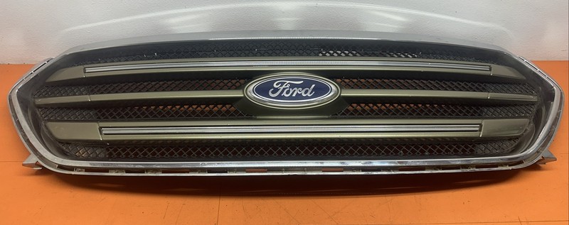 DG138A164B I 2013 - 19 Ford Taurus Front Bumper Upper Grille OE W/O Police Green