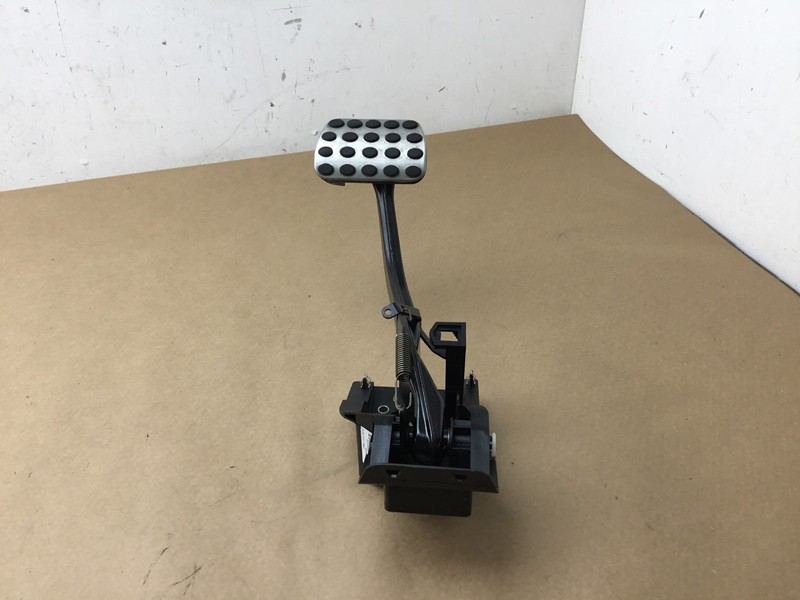 Mercedes CL550 W216 2011 Brake Pedal Pad Assembly 07-14 ; :A