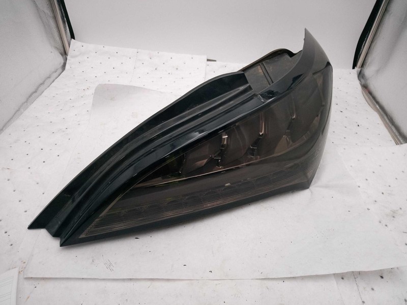 2015 Hyundai Genesis Coupe Right Tail Light Assembly - White - Used