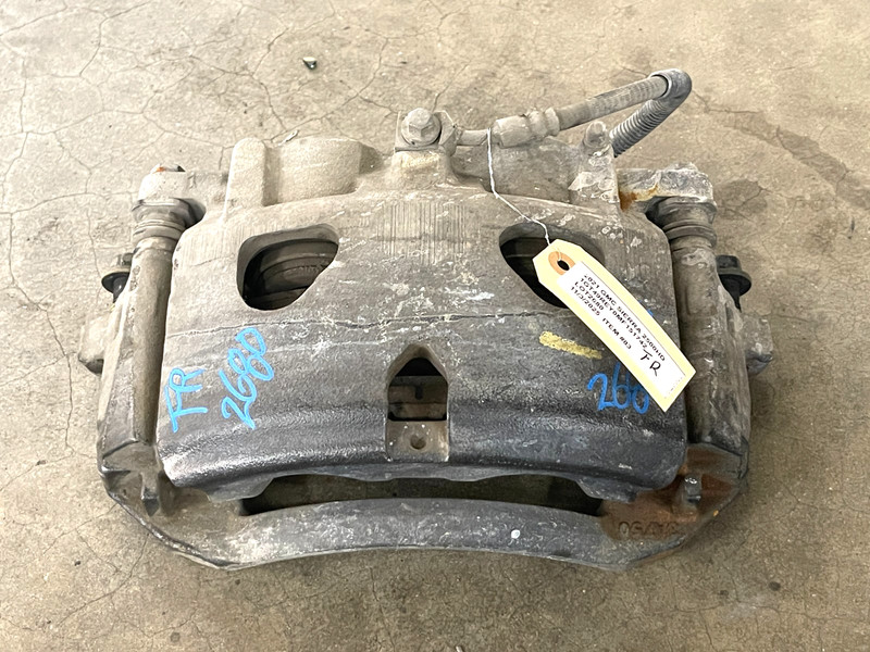 ⭐2020-2025 GMC SIERRA 2500 FRONT RIGHT PASS BRAKE CALIPER BRACKET OEM LOT2680