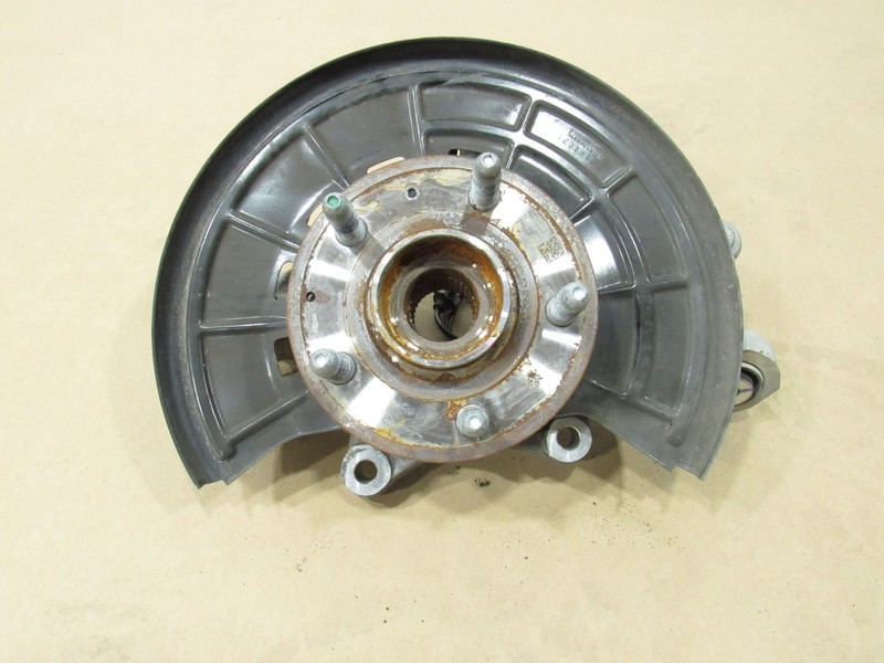 16-20 Cadillac CT6 2017 3.0L AWD Rear Left Suspension Spindle Knuckle Hub ;:A
