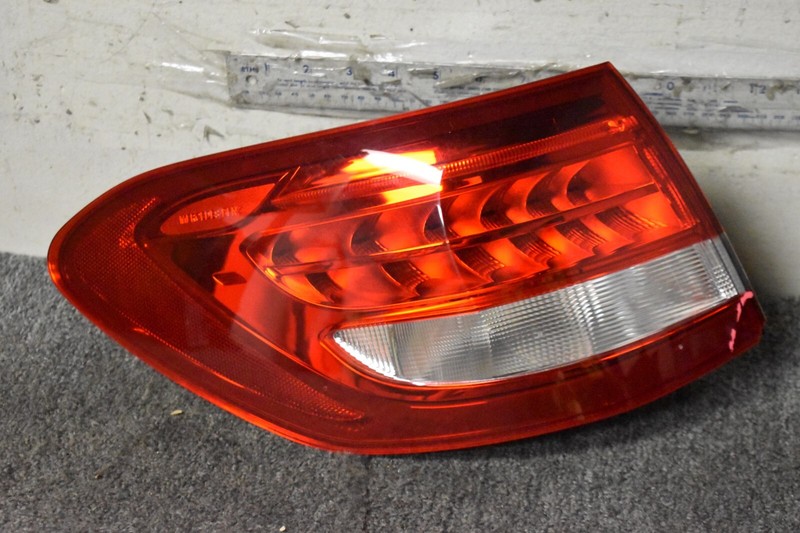 MERCEDES BENZ TAIL LIGHT LEFT SIDE FACTORY OEM