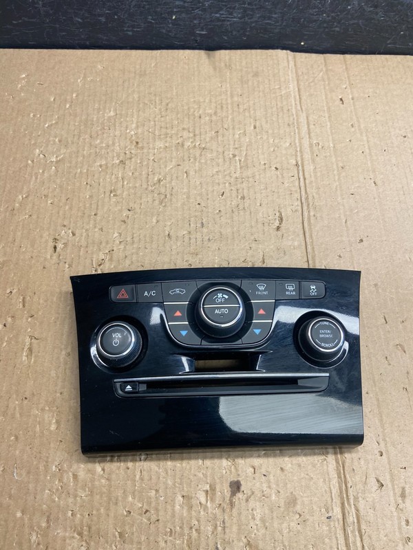 2013-2014 Chrysler 300 Dash A/C Climate Control A/C Heater PanelOEM AE4020 DG