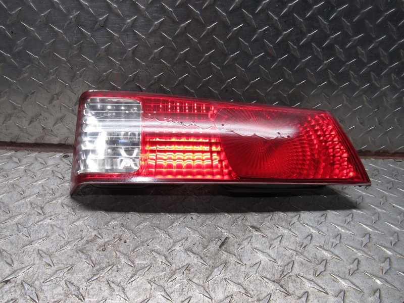 00 01 TOYOTA CAMRY LEFT REAR DRIVER TAIL LAMP LID MOUNTED TRIDENT MANUFACTURER