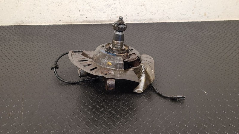 99-04 Ford F250SF F350SD 4x2 Left Driver Spindle Knuckle OEM F81Z-3106-BA