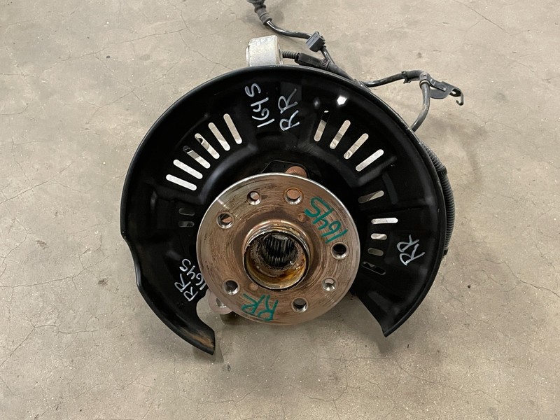 2021-2025 Lexus IS300 Rear Right Passenger Spindle Knuckle Hub RWD 1645 OEM