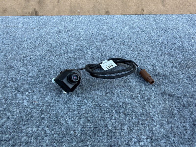 RIVIAN R1S R1T 2022-2026 OEM FRONT LEFT OR RIGHT FENDER PARKING CAMERA W/ CABLE