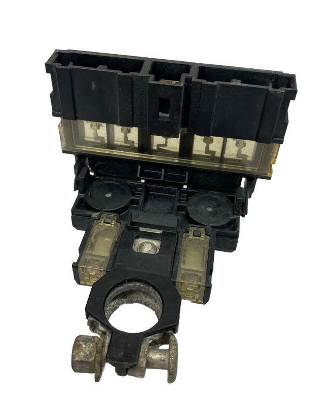 Nissan Rogue Sport battery negative port 2018 fuse juntion block box assy OEM