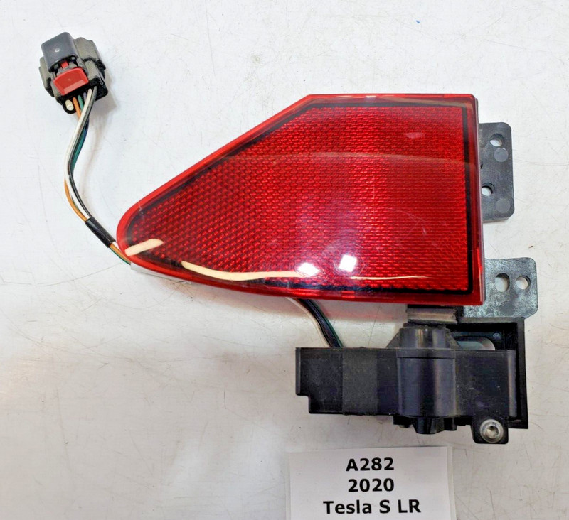 ✅ 20-23 OEM Tesla Model S X Rear Left Driver Side Tail Light Charge Reflector