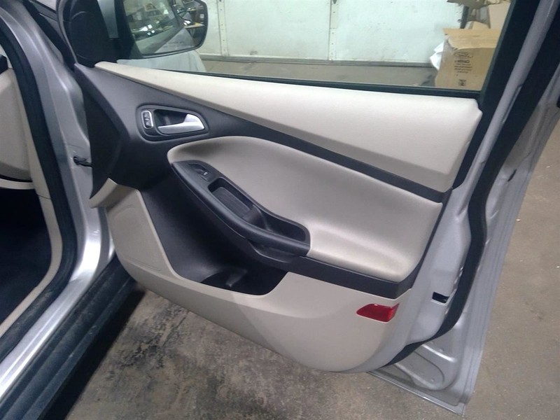 FOCUS 2017 Passenger Right Front Door Trim Panel 1741112