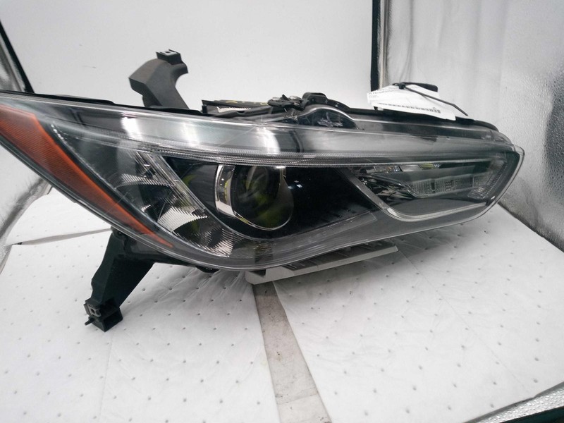 2020 INFINITI QX60 Right Headlight Assembly Black OEM 696844 Used 122k Miles