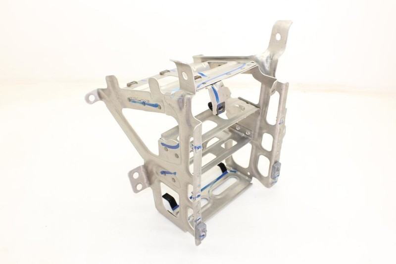 99-04 CORVETTE 5.7L LS1 Dash Radio Frame Center Bracket