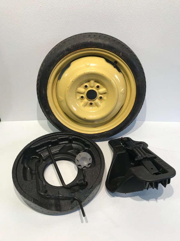 04-15 Prius Trunk Emergency Compact Spare Tire Donut 125/70D16 W/ Jack Tool Kit