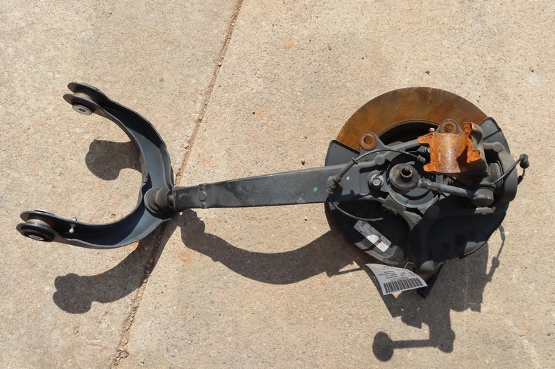 2011-2015 JEEP GRAND CHEROKEE 4X2 FRONT RIGHT PASSENGER SIDE SPINDLE KNUCKLE OEM