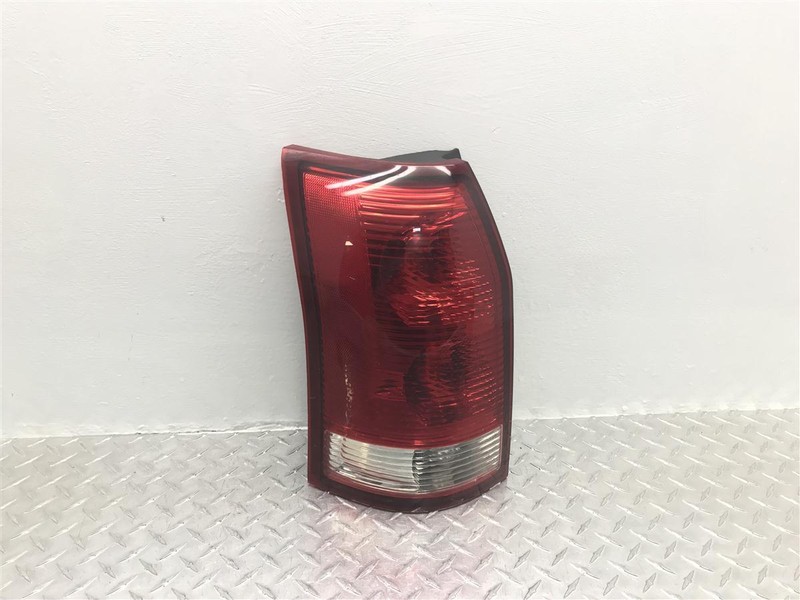02 03 04 05 06 07 SATURN VUE DRIVER TAIL LAMP OEM 166-02001BL