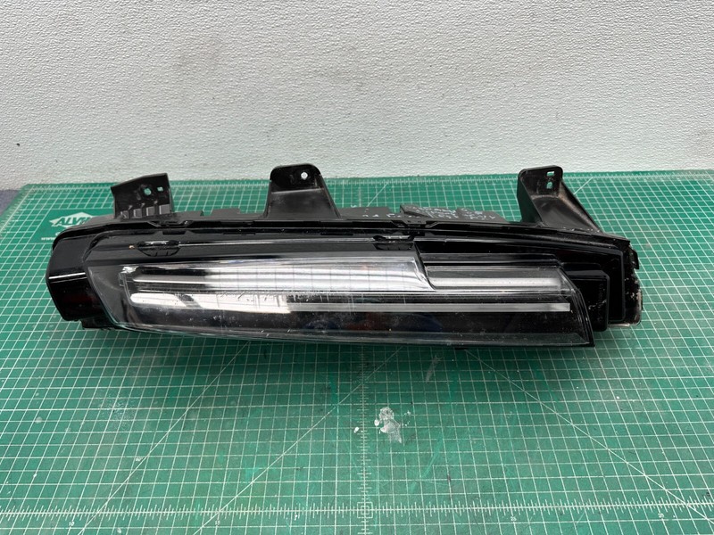 21-24 Cadillac Escalade FRONT LEFT DRIVER SIDE LED FOG LIGHT LAMP OEM