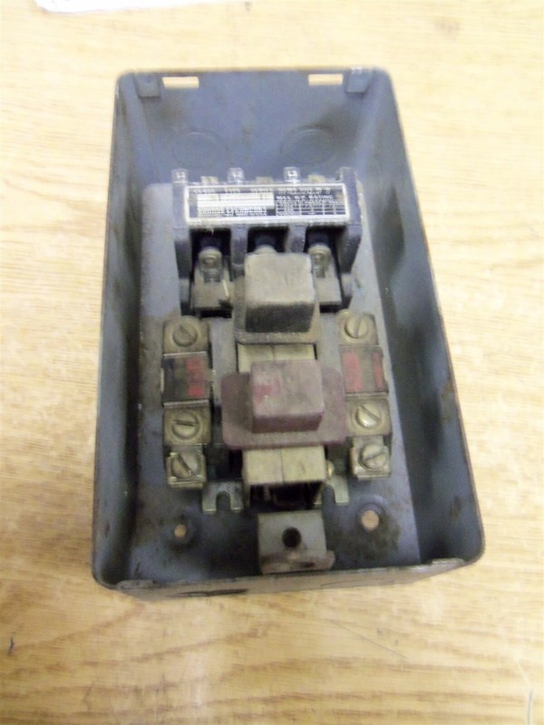 Square D 2510 BG-2 263179 CV Series B Manual Starter *FREE SHIPPING*
