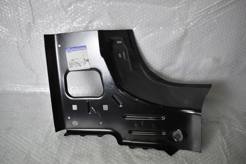 JEEP GRAND CHEROKEE L ALTITUDE RIGHT D PILLAR 2021-2024 OEM 68551934AA