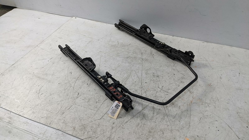 Front Right Seat Track Rails 2017 Hyundai Elantra 2018 2019 2020