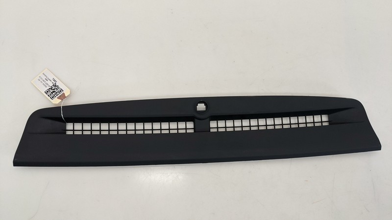 Dashboard Defroster Vent Grille Panel 2020 Toyota Camry 55981-06111 2018 - 2021