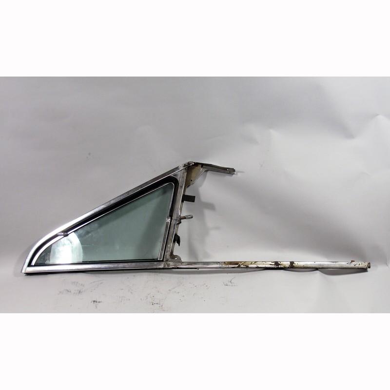 Damaged 1969-1976 BMW 2002 Right Front Vent Window w Frame 114 1602 2002tii OEM